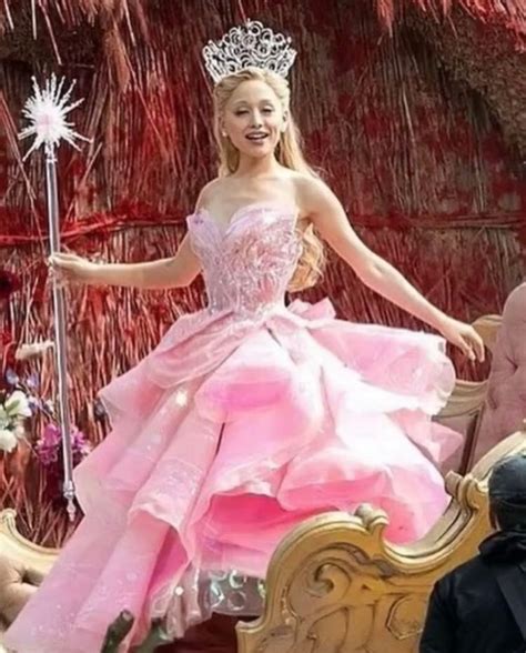 Ariana Grande Recreated Glinda's Original ‘Wizard Of Oz’ Gown